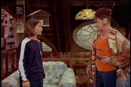 Joseph Gordon-Levitt and Elmarie Wendel in 3rd Rock from the Sun (1996)