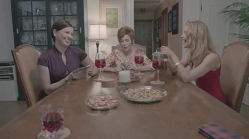 Amie Farrell, Carolyn Hennesy, Izabella Miko