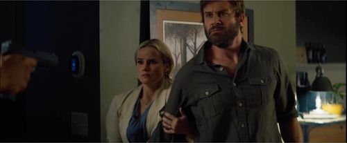 Lauren Buglioli and Clive Standen in Vendetta (2022)