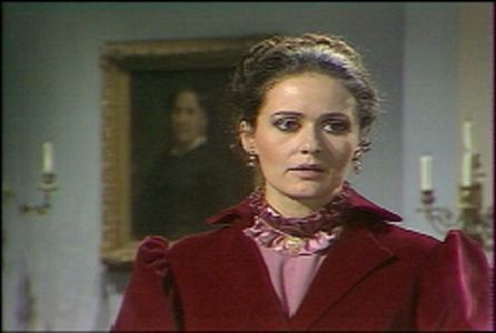 Katia Dandoulaki in Prodomenos laos: Manto Mavrogenous (1983)