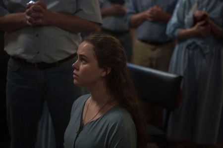 Jessica Faulkner in Glitch (2015)