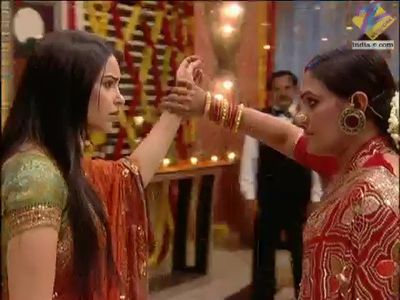 Ashwini Kalsekar and Gurdeep Kohli in Kasamh Se: Episode #1.682 (2009)