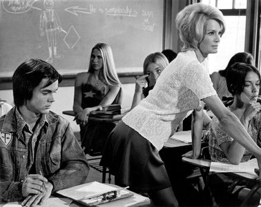 Angie Dickinson, JoAnna Cameron, John David Carson, and Margaret Markov in Pretty Maids All in a Row (1971)