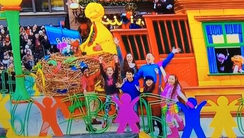 RAINA CHENG performs LIVE on the Sesame Street Float at the 89th Macy's Thanksgiving Day Parade, 11/26/2015
