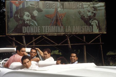 Javier Bardem, Andrea Di Stefano, and Santiago Magill in Before Night Falls (2000)