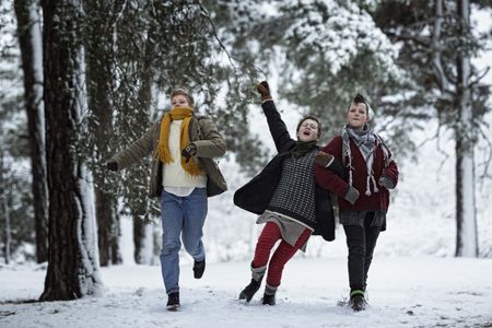 Mira Barkhammar, Mira Grosin, and Liv LeMoyne in We Are the Best! (2013)