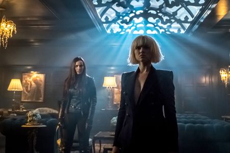 Jessica Lucas and Erin Richards in Gotham (2014)