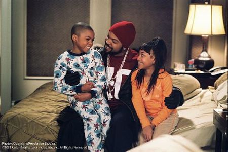 Ice Cube, Aleisha Allen, and Philip Bolden in Are We There Yet? (2005)