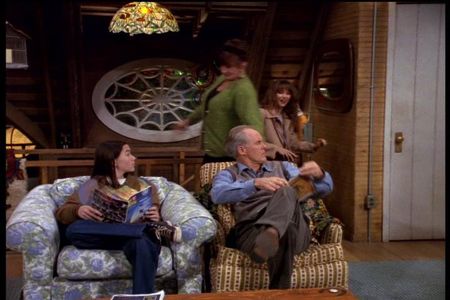 John Lithgow, Joseph Gordon-Levitt, and Elmarie Wendel in 3rd Rock from the Sun (1996)