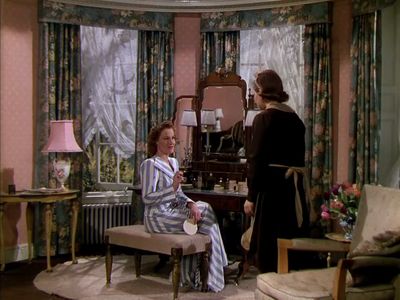 Jacqueline Clarke and Constance Cummings in Blithe Spirit (1945)