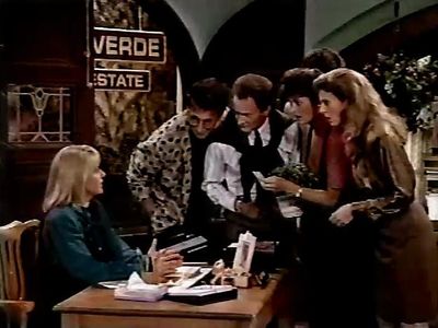 Ellen DeGeneres, Mary Page Keller, Ray Buktenica, Alison La Placa, and Philip Charles MacKenzie in Open House (1989)
