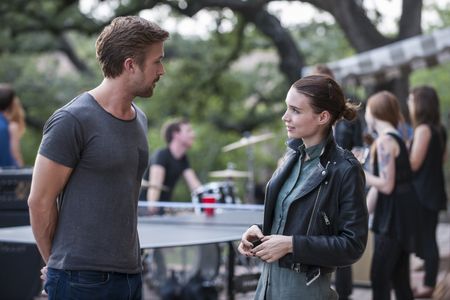 Ryan Gosling and Rooney Mara in Song to Song (2017)