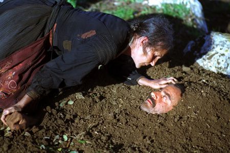 Vincenzo Amato and Aurora Quattrocchi in Golden Door (2006)