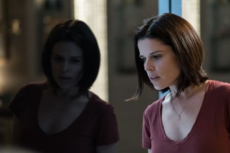Neve Campbell in Skyscraper (2018)