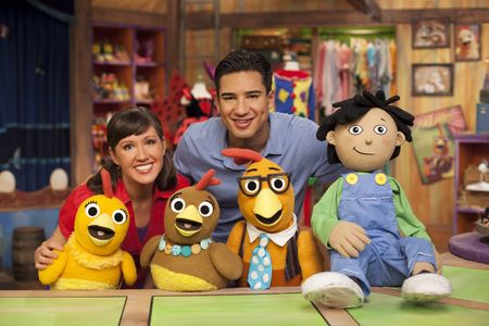 Kelly Vrooman and Mario Lopez in The Chica Show.