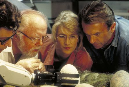 Jeff Goldblum, Richard Attenborough, Laura Dern, and Sam Neill in Jurassic Park (1993)