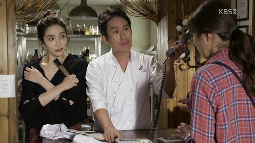 Lee Min-Young, Hie-bong Jo, and Chae Soo-bin in Strongest Deliveryman (2017)