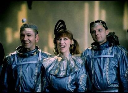 Leonid Kuravlyov, Viktor Sergachyov, and Yekaterina Vasilyeva in Eta vesyolaya planeta (1973)