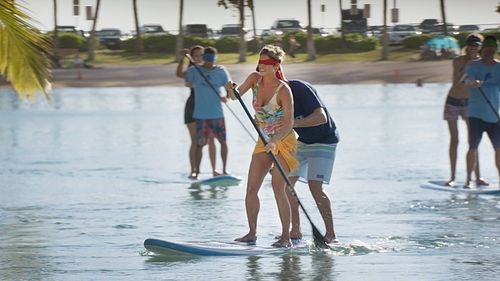 Daniel Bess and Missy Peregrym in Hawaii Five-0 (2010)
