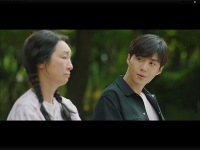 Nam Gi-ae and Kim Seon-Ho in Catch the Ghost (2019)