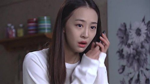 Kim Dasom in Band of Sisters (2017)
