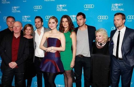 Craig Hall, Denise Roberts, Sara Wiseman, Paul Winchester, Christian Clark, and Georgina Haig in Nerve (2013)