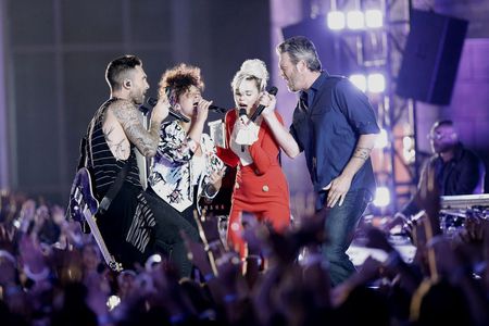 Alicia Keys, Miley Cyrus, Blake Shelton, and Adam Levine in The Voice (2011)
