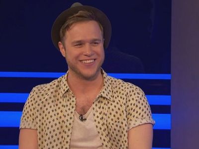 Olly Murs in Nikki & Sara Live (2013)