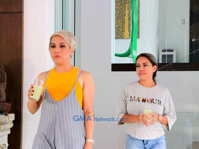 Ethel Booba and Donita Nose in Dear Uge (2016)