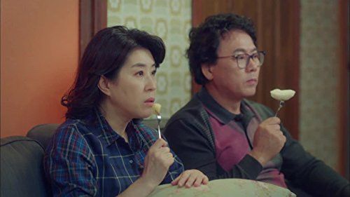 Kim Mi-Kyung and Byung-Joon Lee in Go Back Couple (2017)
