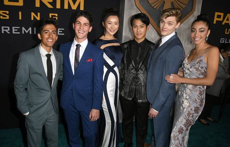 Levi Meaden, Karan Brar, Wesley Wong, Rahart Adams, Lily Ji, and Shyrley Rodriguez in Pacific Rim: Uprising (2018)