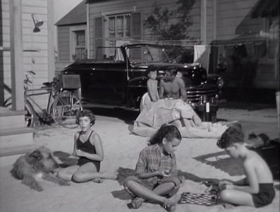 Cary Grant, Malcolm Cassell, Gay Gordon, Iris Mann, and George Winslow in Room for One More (1952)