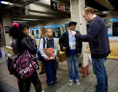Louis C.K. and Deanna Mustard in Louie: Subway/Pamela (2011)