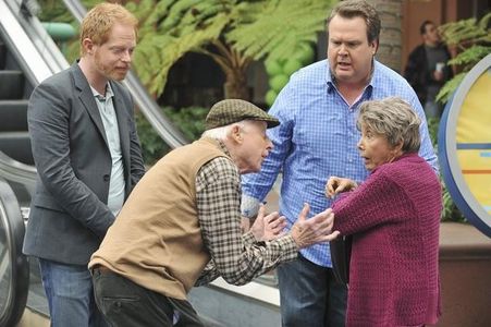 Jesse Tyler Ferguson, Norman Lloyd, Norma Michaels, and Eric Stonestreet in Modern Family (2009)