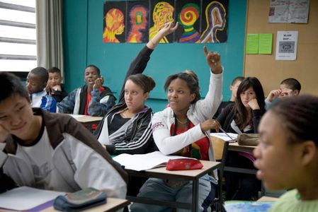 Esmeralda Ouertani and Rachel Regulier in The Class (2008)