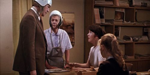 Leonid Kuravlyov, Alla Meshcheryakova, and Tatyana Pelttser in A Bargain for a Bargain (1977)
