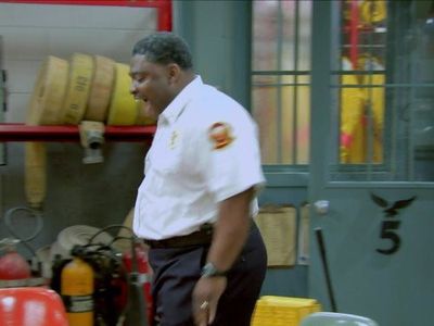 LaVan Davis in House of Payne (2006)