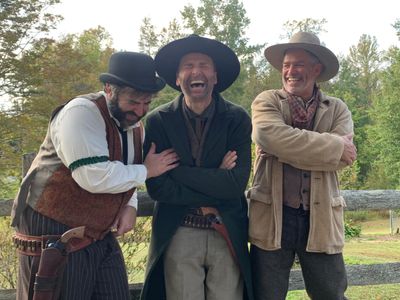 Billy Bangs on set