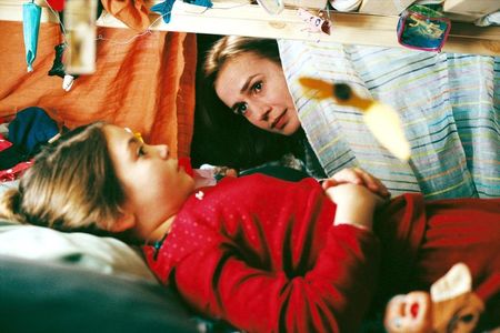 Sandrine Bonnaire and Louisa Pili in The Giraffe's Neck (2004)