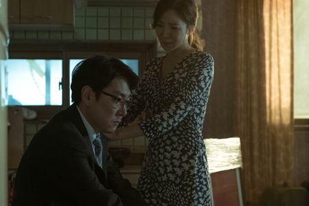 Yun Se-ah and Cho Jin-woong in Bluebeard (2017)