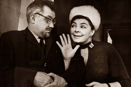 Olga Aroseva and Boris Runge in Kabachok 13 stulev (1969)