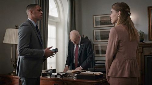 Justiin Davis, Zeljko Ivanek and Wallis Currie-Wood in Madam Secretary