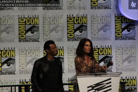 Vanessa Marshall announcing at Eisner Awards with Phil Lamarr at San Diego Comicon 2014