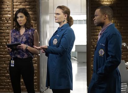 Eugene Byrd, Michaela Conlin, and Emily Deschanel in Bones (2005)