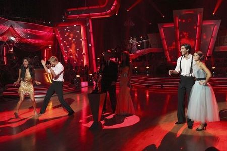 Tom Bergeron, Nicole Scherzinger, Brooke Burke, Evan Lysacek, Anna Trebunskaya, and Derek Hough in Dancing with the Star
