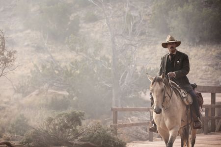 Scoot McNairy in Godless (2017)