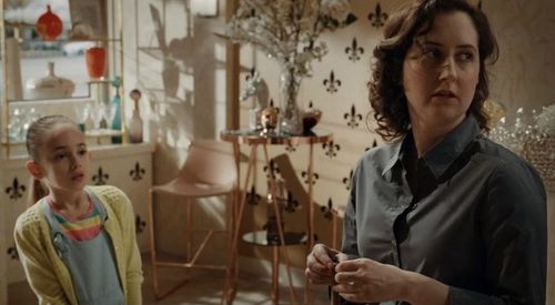 Still of Julie Meyer and Julia Butters in American Housewife and The Venue