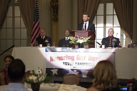 Ryan Phillippe and Tommie Earl Jenkins in Shooter (2016)