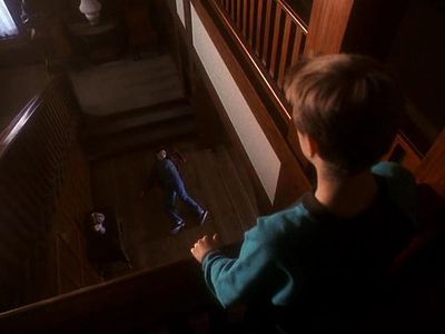 Calvin DeVault and Bradley Pierce in Profiler (1996)