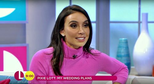 Christine Lampard in Lorraine (2001)